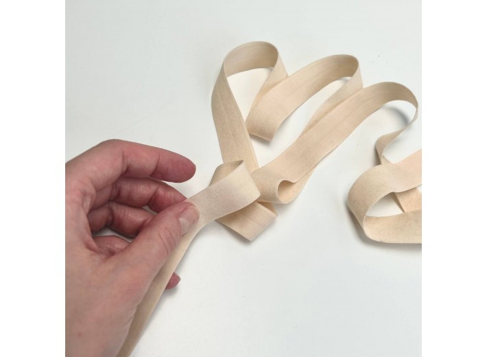 Резинка окантовочная 20 мм Телесный